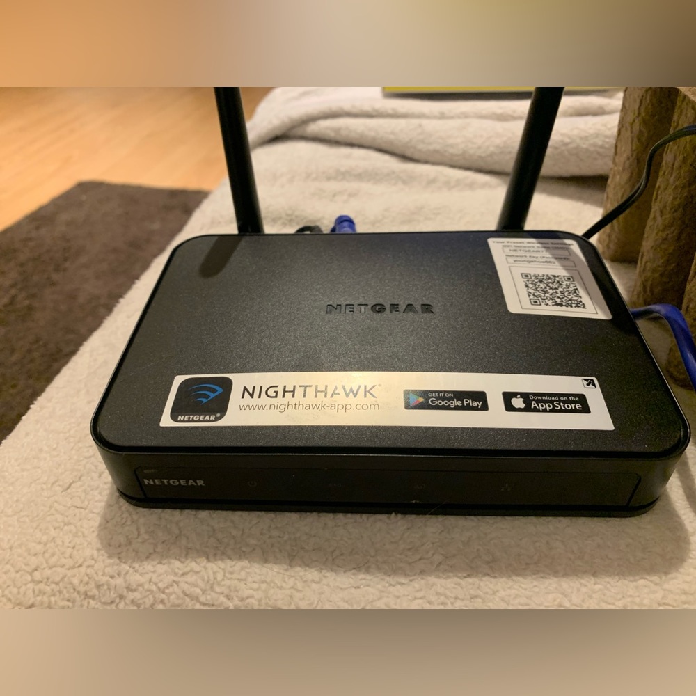 Netgear AC750 Dual Band WiFi Router Model R6020 - Picture 2 of 3